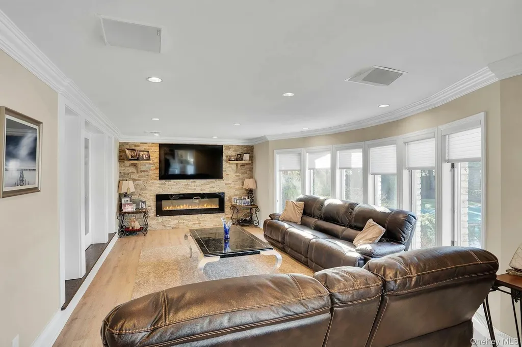 10 Beech Road Islip NY 11751