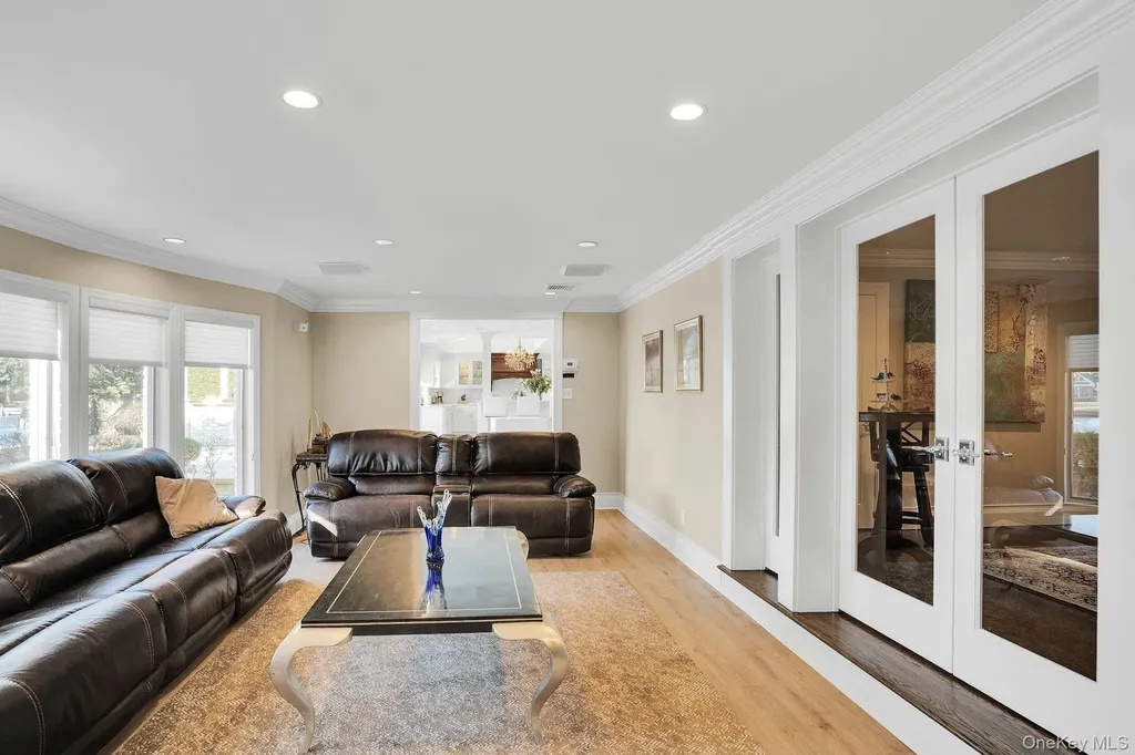 10 Beech Road Islip NY 11751