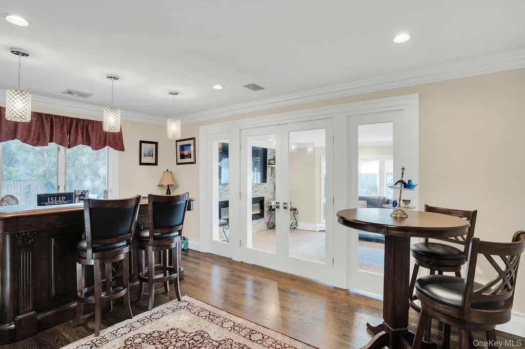 10 Beech Road Islip NY 11751