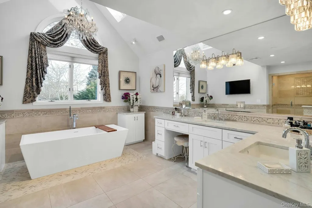 10 Beech Road Islip NY 11751