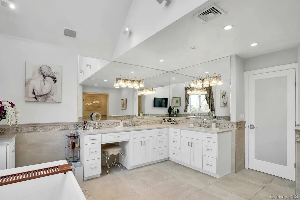 10 Beech Road Islip NY 11751