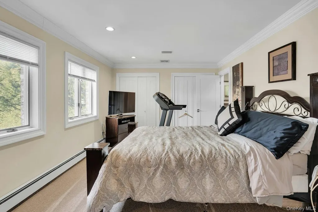 10 Beech Road Islip NY 11751