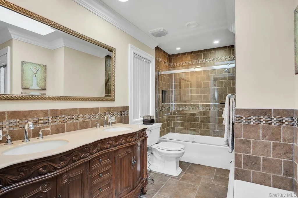 10 Beech Road Islip NY 11751