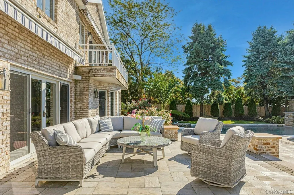 10 Beech Road Islip NY 11751
