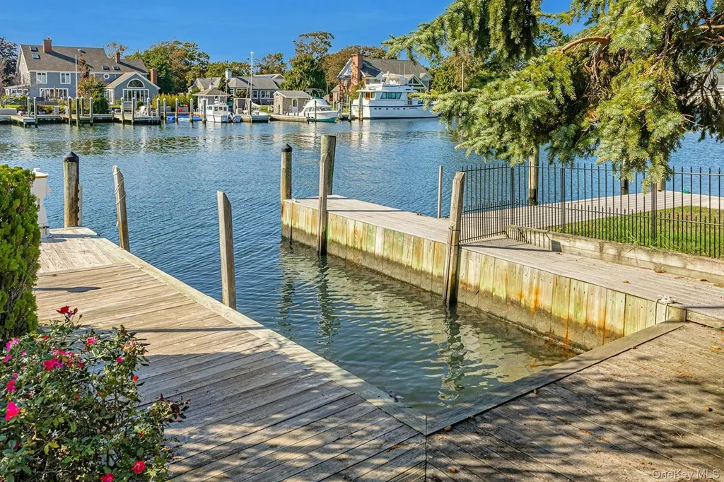 10 Beech Road Islip NY 11751