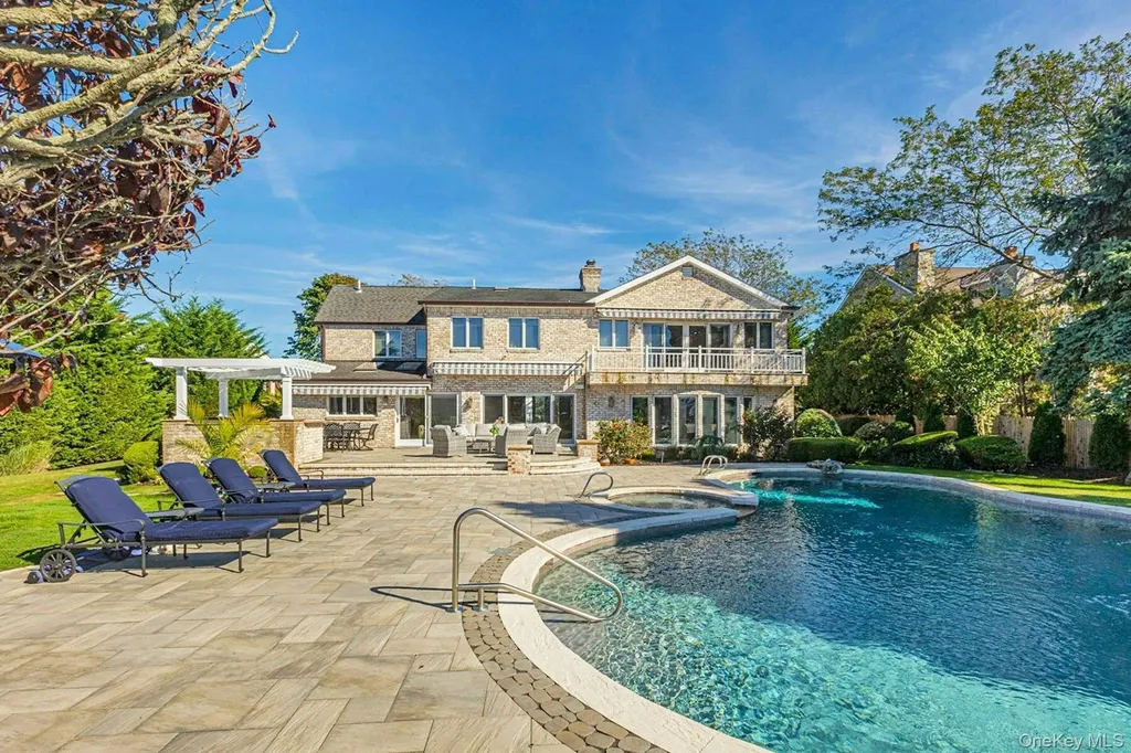 10 Beech Road Islip NY 11751