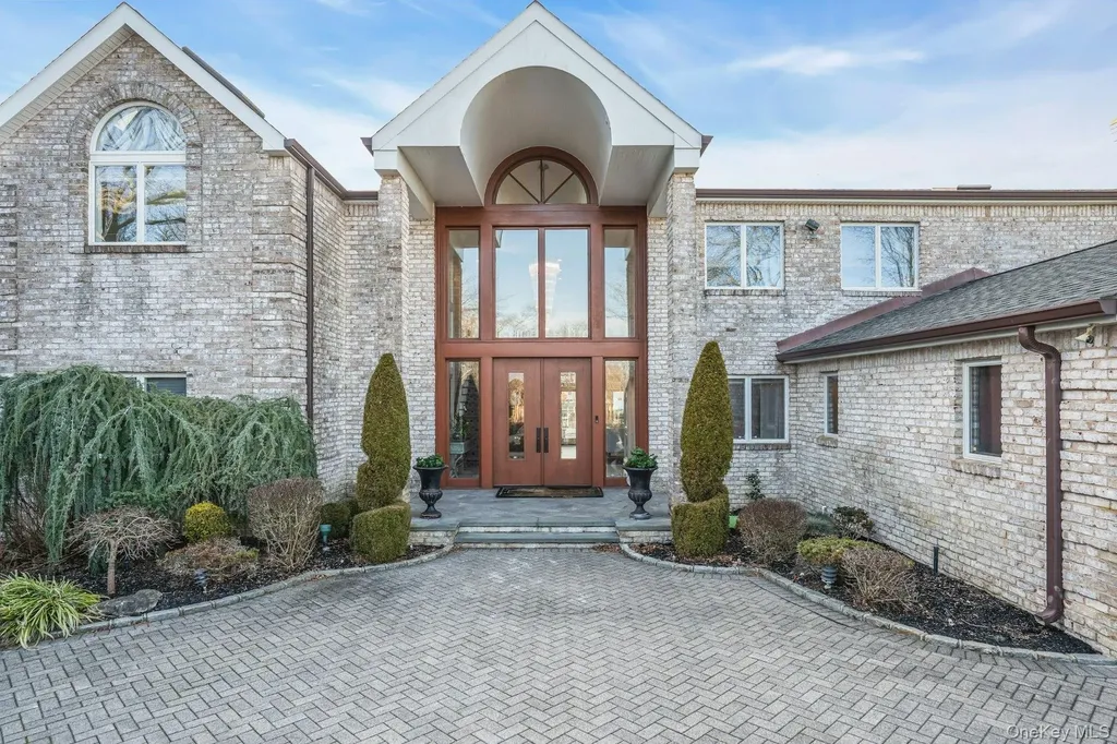 10 Beech Road Islip NY 11751