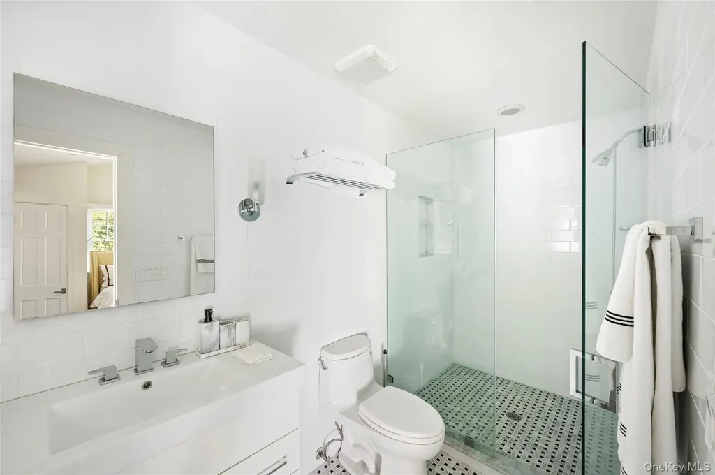 89 South Road Westhampton Beach NY 11978