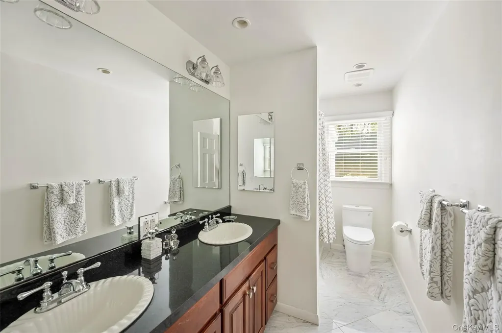 89 South Road Westhampton Beach NY 11978