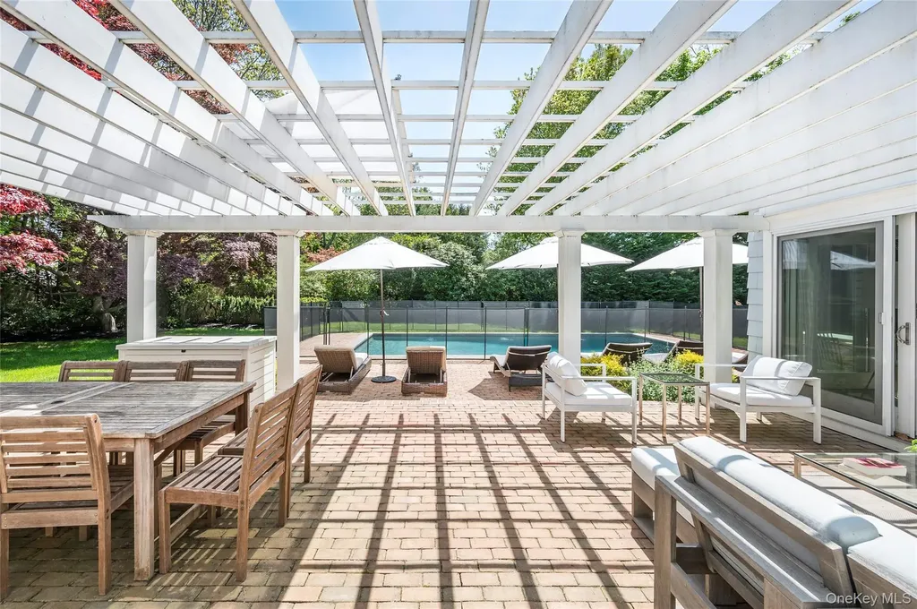 89 South Road Westhampton Beach NY 11978