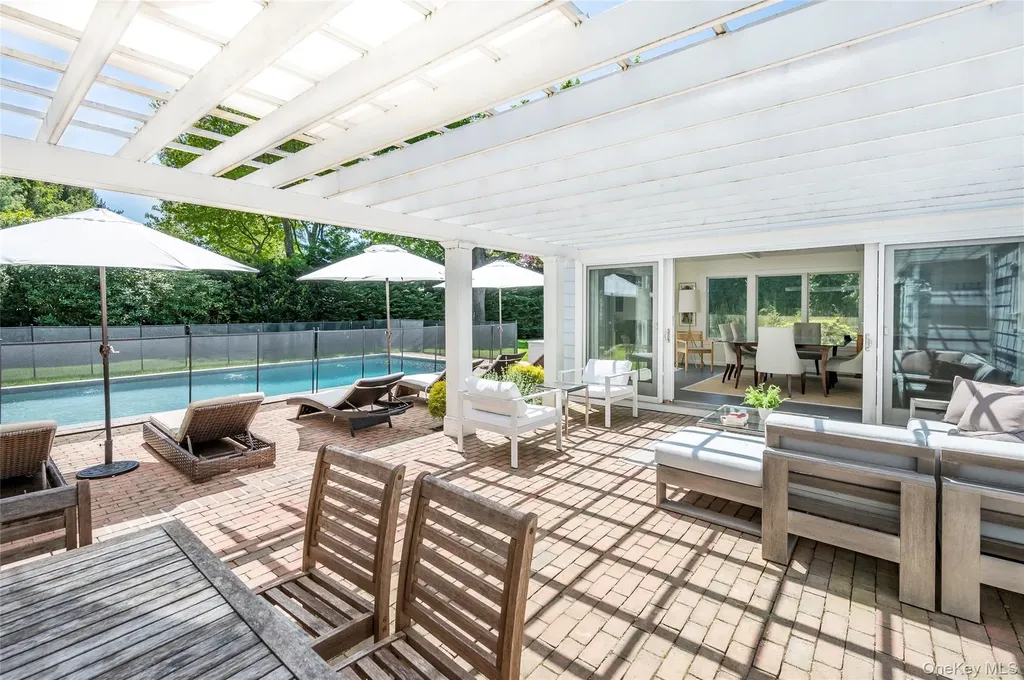 89 South Road Westhampton Beach NY 11978