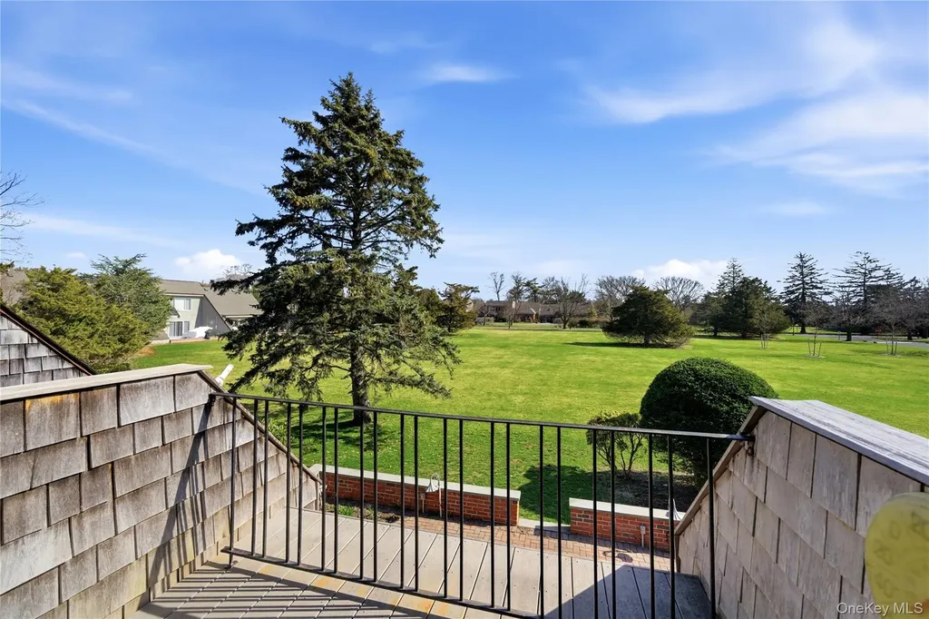 282 Helm Lane Bay Shore NY 11706