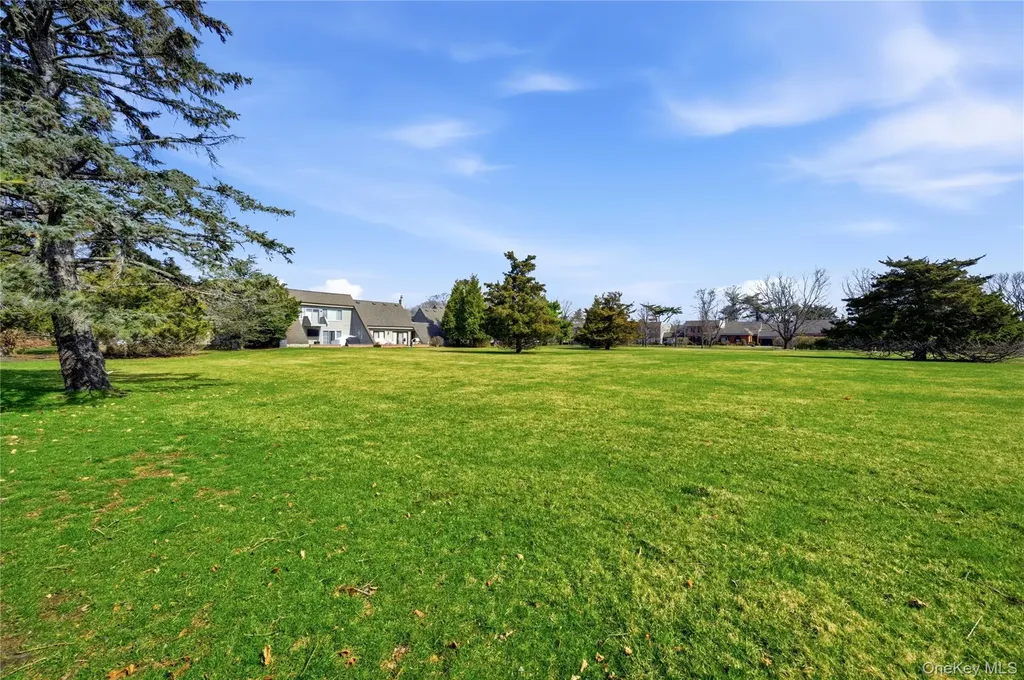 282 Helm Lane Bay Shore NY 11706