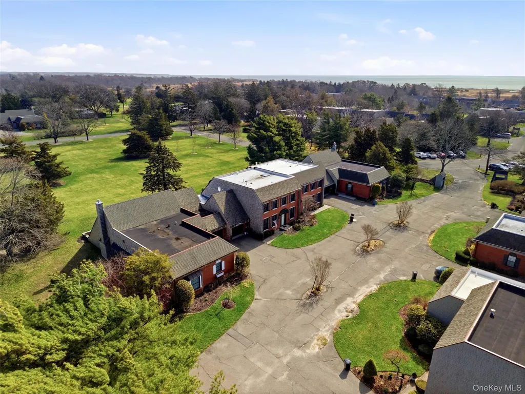 282 Helm Lane Bay Shore NY 11706