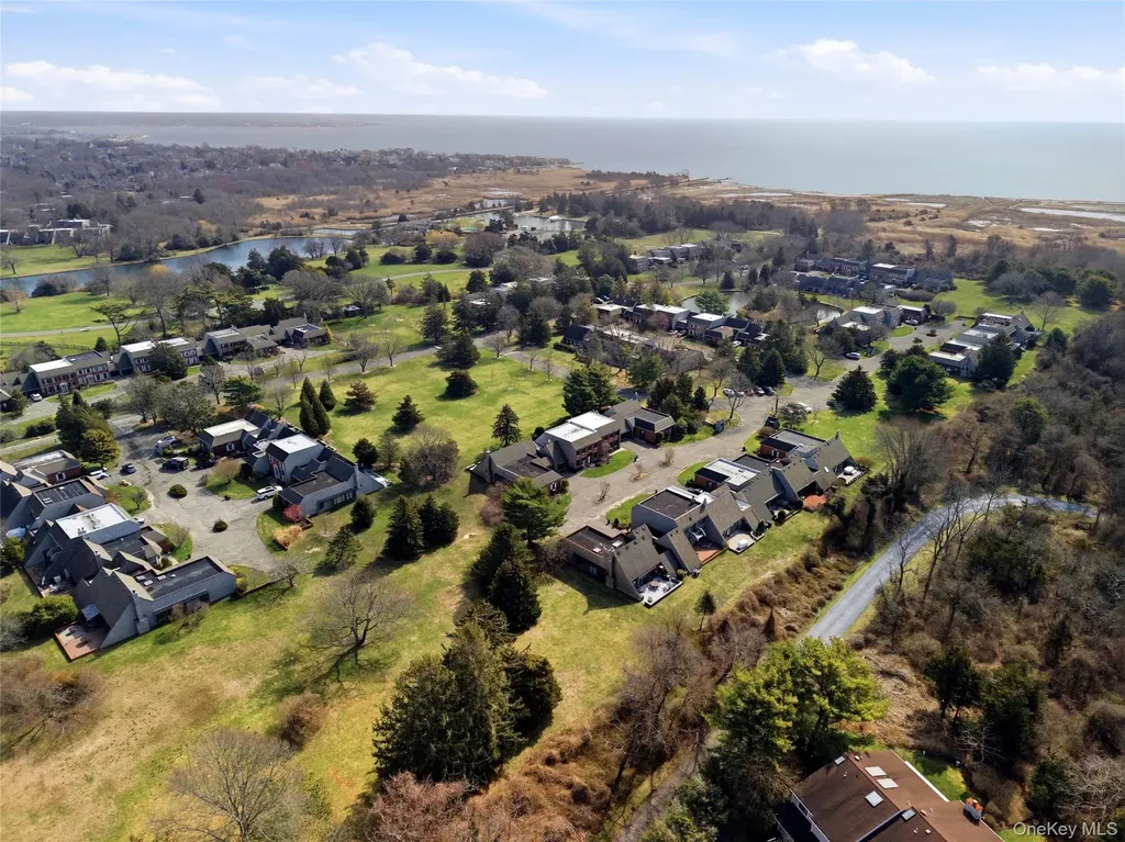 282 Helm Lane Bay Shore NY 11706