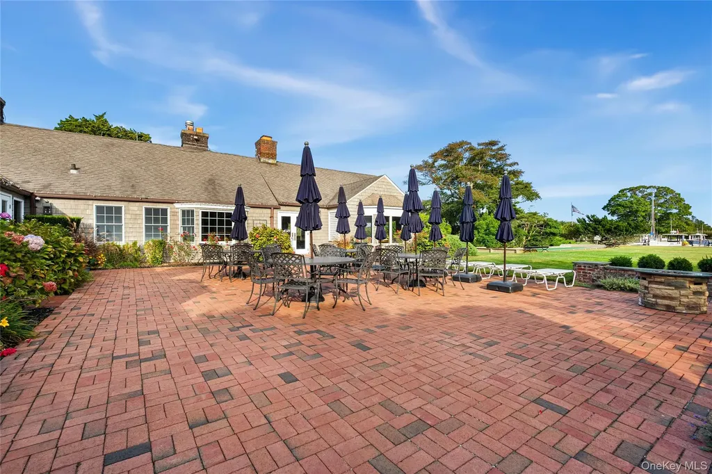 282 Helm Lane Bay Shore NY 11706