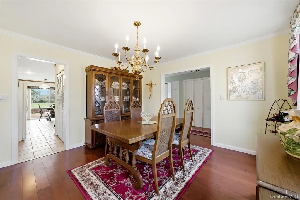 282 Helm Lane Bay Shore NY 11706