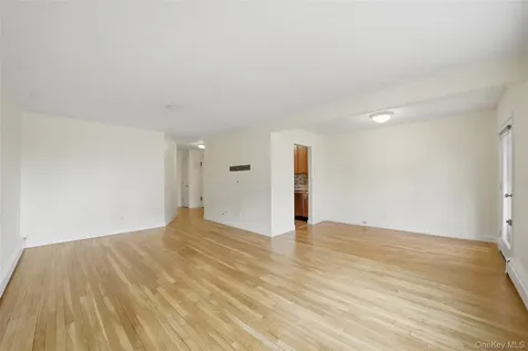667 Pelham Road New Rochelle NY 10805