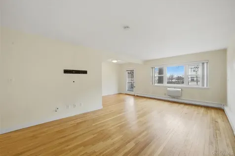 667 Pelham Road New Rochelle NY 10805