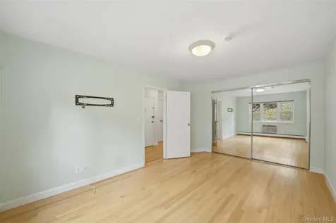 667 Pelham Road New Rochelle NY 10805