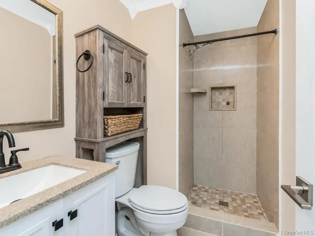 4116 Whispering Hills Chester NY 10918