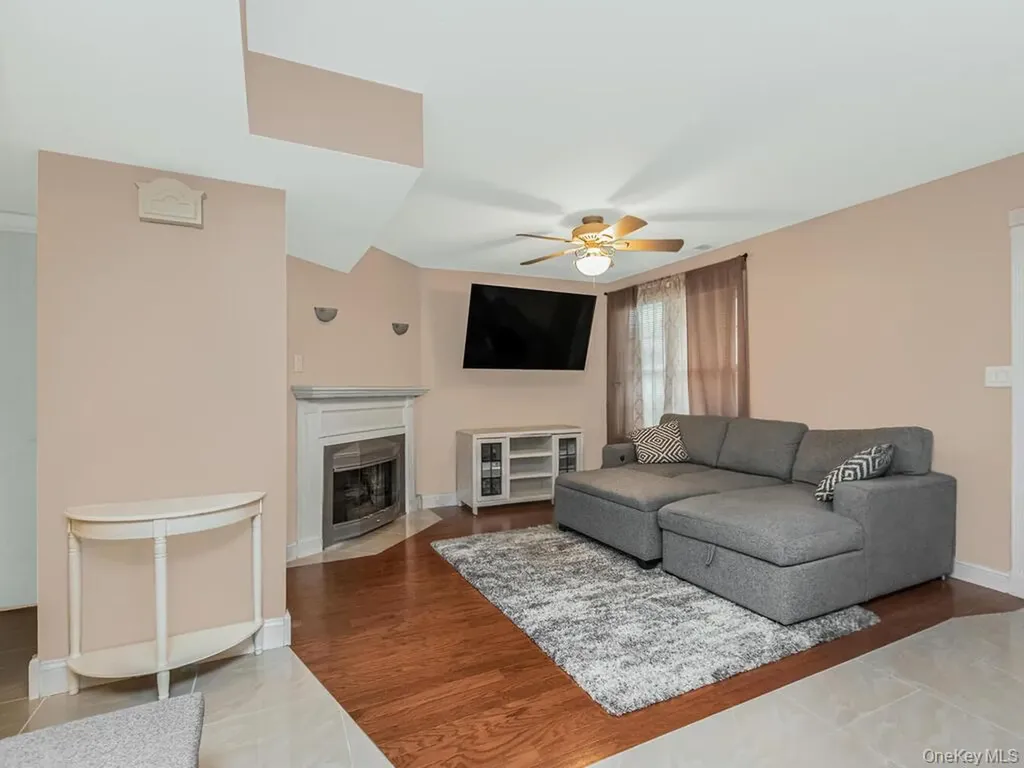 4116 Whispering Hills Chester NY 10918