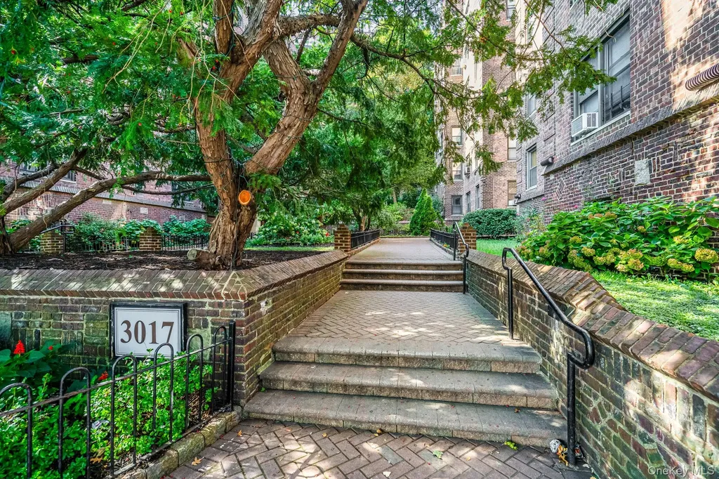 3017 Riverdale Avenue Bronx NY 10463