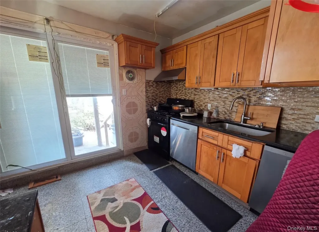 14706 15th Drive Whitestone NY 11357