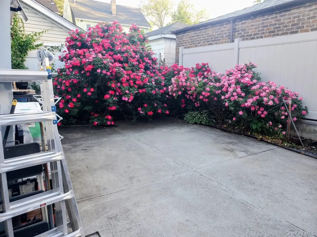 14706 15th Drive Whitestone NY 11357