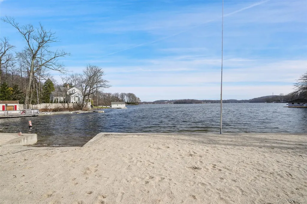 11 Split Rock Road Mahopac NY 10541