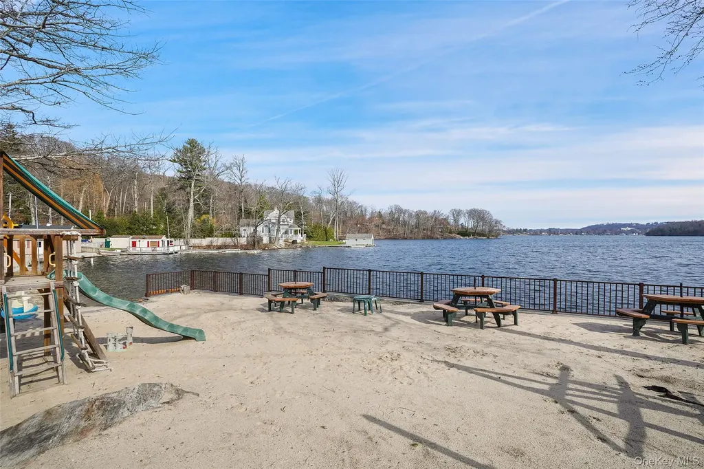 11 Split Rock Road Mahopac NY 10541
