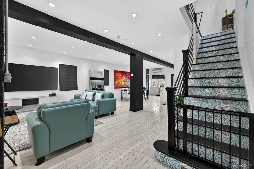 2033 Hering Avenue Bronx NY 10461