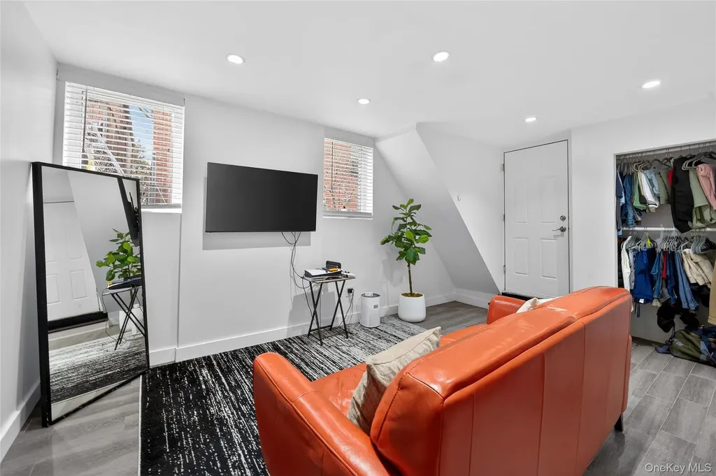 2033 Hering Avenue Bronx NY 10461