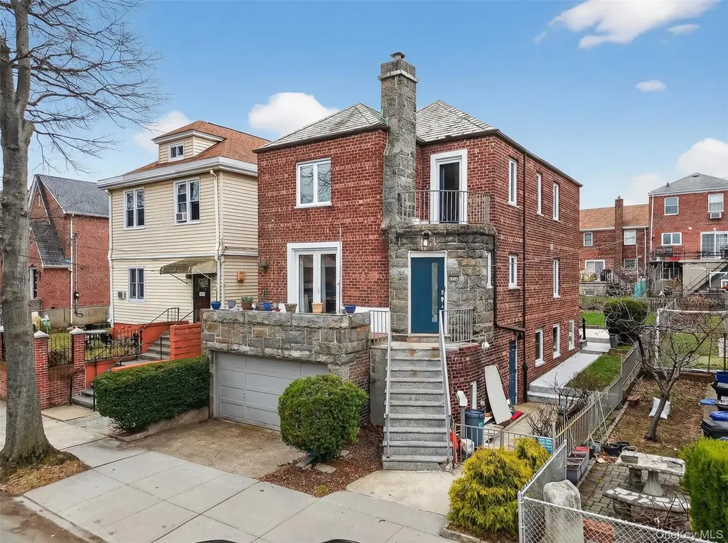 2033 Hering Avenue Bronx NY 10461