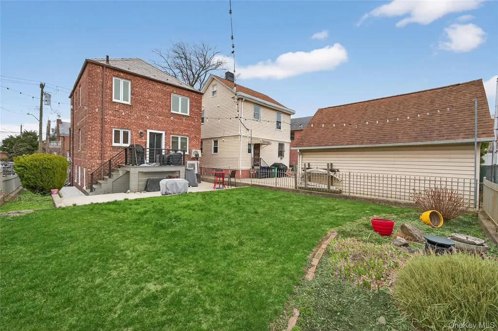2033 Hering Avenue Bronx NY 10461