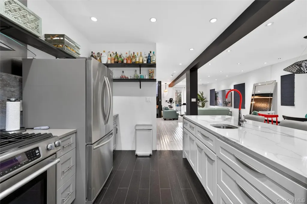 2033 Hering Avenue Bronx NY 10461