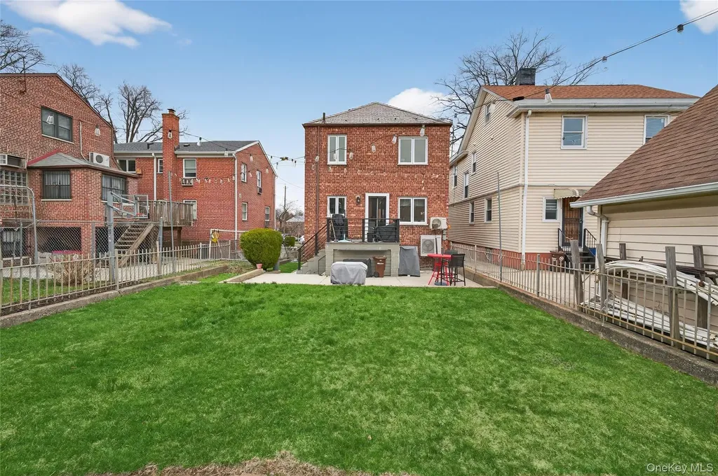 2033 Hering Avenue Bronx NY 10461