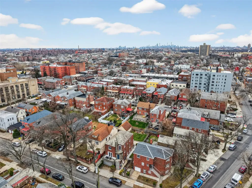 2033 Hering Avenue Bronx NY 10461