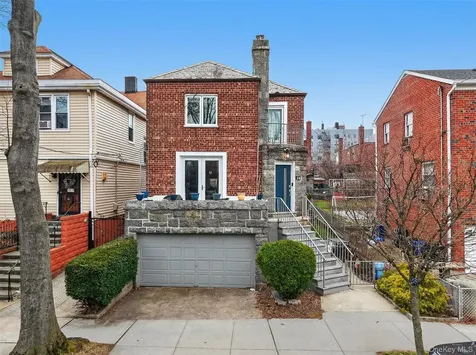 2033 Hering Avenue Bronx NY 10461