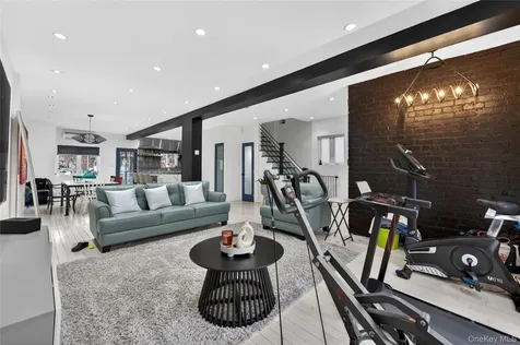 2033 Hering Avenue Bronx NY 10461