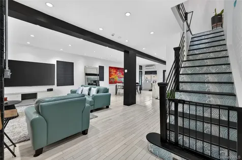 2033 Hering Avenue Bronx NY 10461