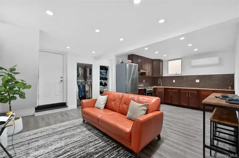 2033 Hering Avenue Bronx NY 10461