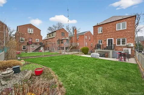2033 Hering Avenue Bronx NY 10461