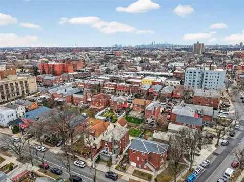 2033 Hering Avenue Bronx NY 10461