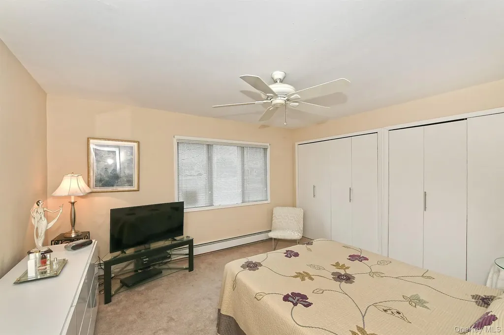 38 Moss Lane Levittown NY 11756