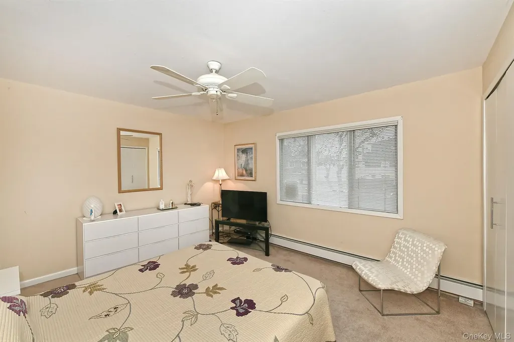 38 Moss Lane Levittown NY 11756