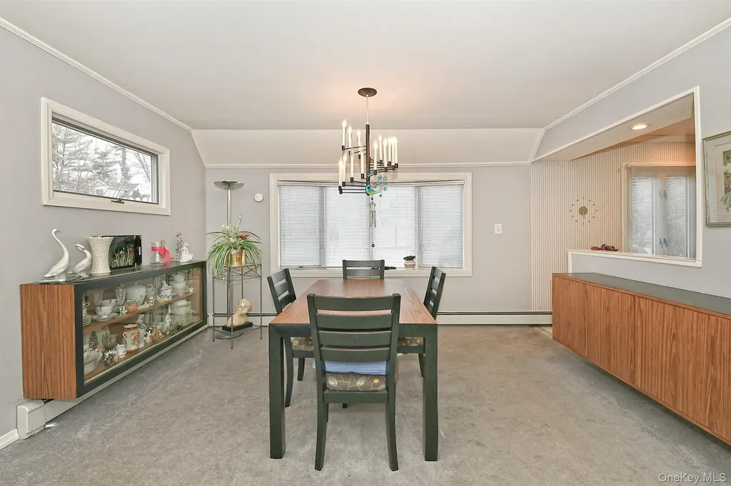 38 Moss Lane Levittown NY 11756