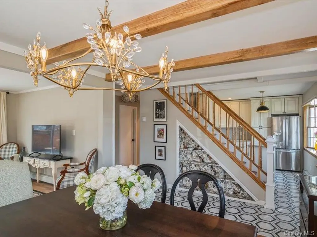 8 Crabtree Lane Levittown NY 11756