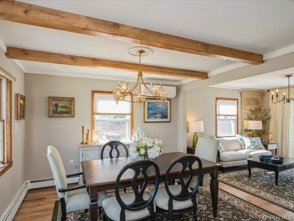 8 Crabtree Lane Levittown NY 11756