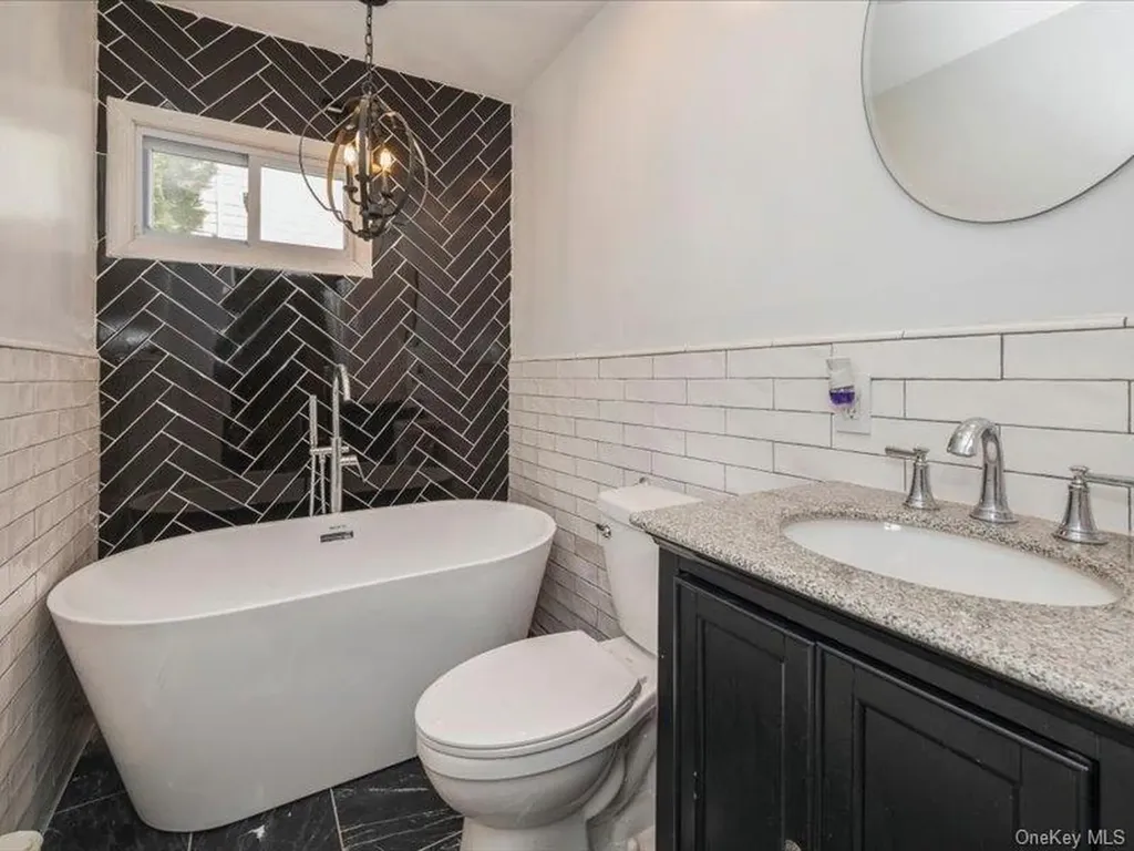 8 Crabtree Lane Levittown NY 11756
